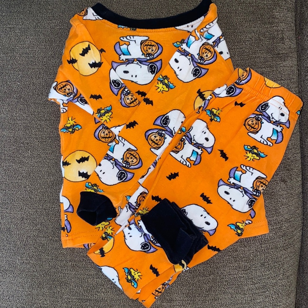 Peanuts Snoopy Halloween Pajamas 🧡